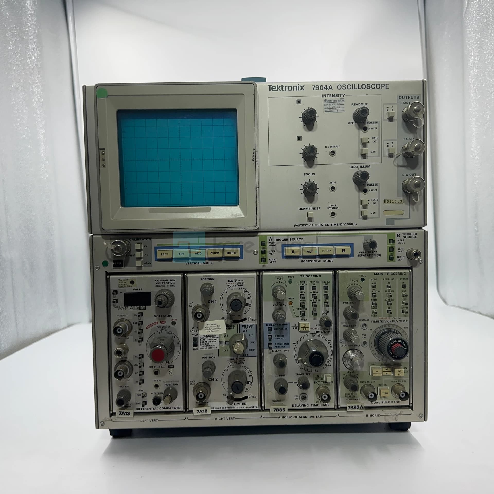 Tektronix 7904a – 4 Modül Yuvalı 500 Mhz 500 Ps Modüler Analog Osiloskop - Görsel 1